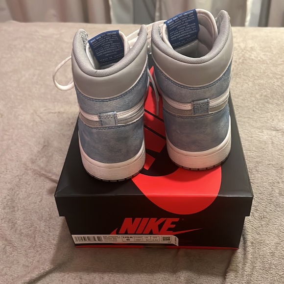 Jordan 1 retro high hyper royal smoke grey nike size 6 - Picture 3 of 6